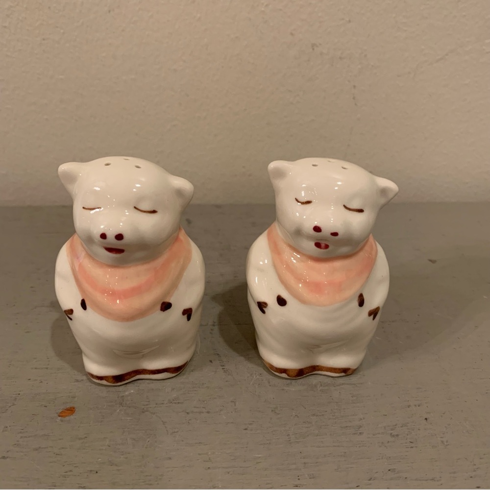 VTG Shawnee Pig Pottery Salt And Pepper Shakers